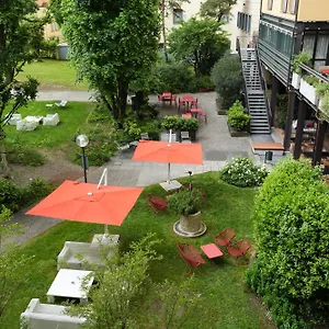 4* מלון Mercure Centro